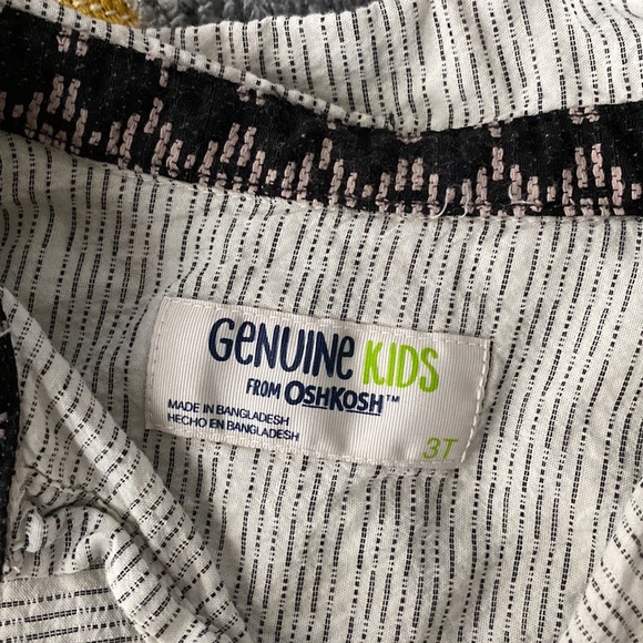 Genuine Kids Oshkosh Button Down Size 3T, like new - Picture 2 of 6